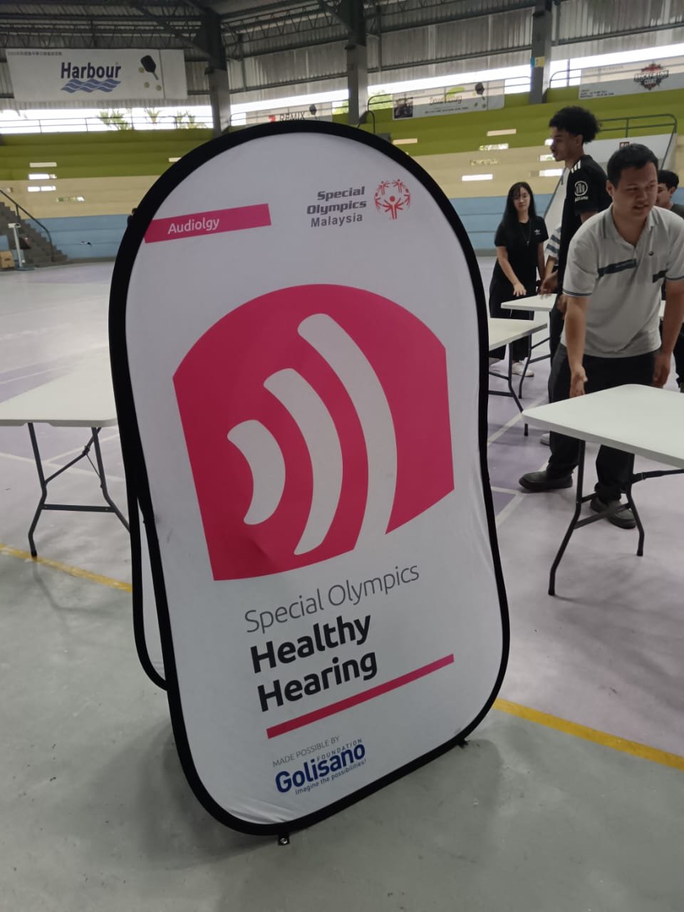 Audiology awareness: Healthy hearing information at a community programme.